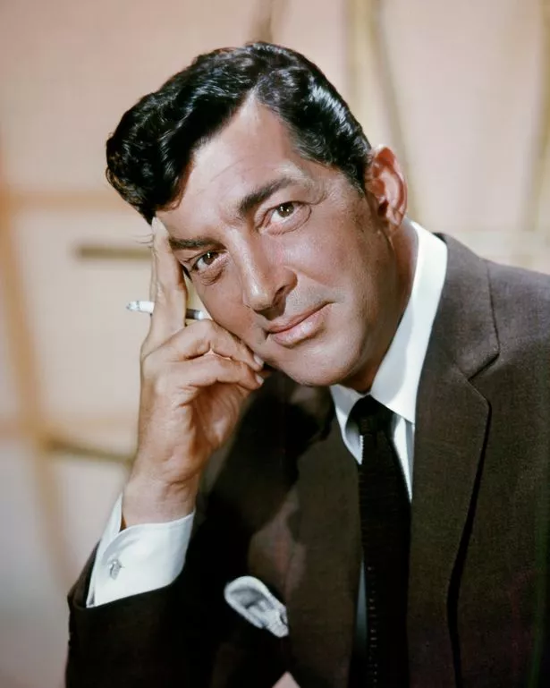 The Timeless Elegance of Dean Martin’s Hairpiece: A Closer Look at the Iconic Crooner’s Signature Style